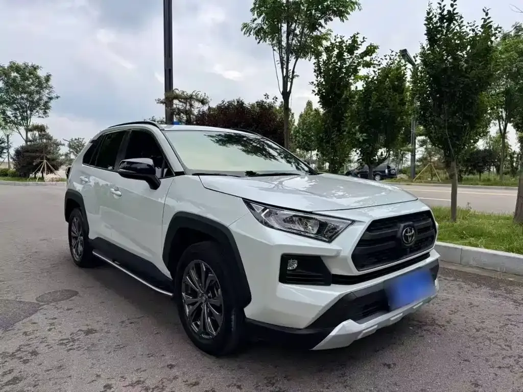 Toyota RAV4 — фото 6