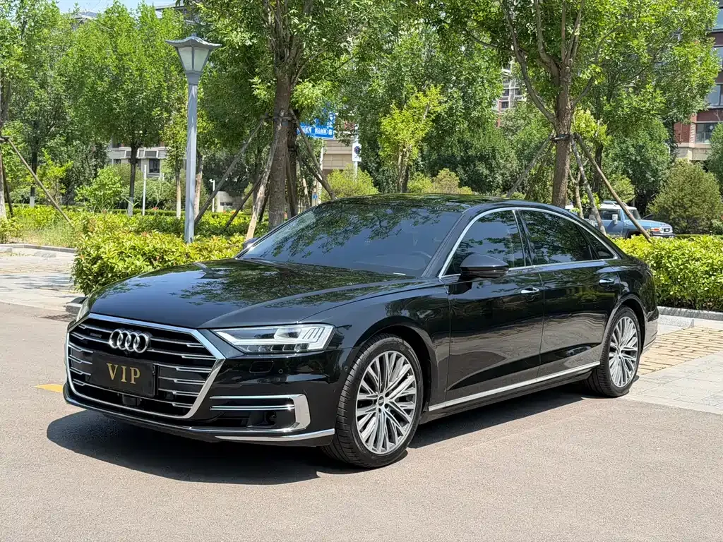 Audi A8 — фото 10