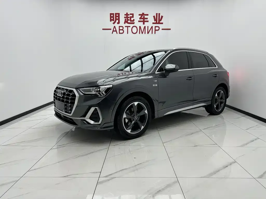 Audi Q3 — фото 1
