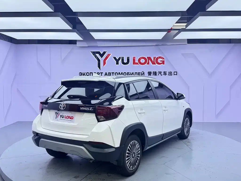 Toyota Yaris L — фото 9
