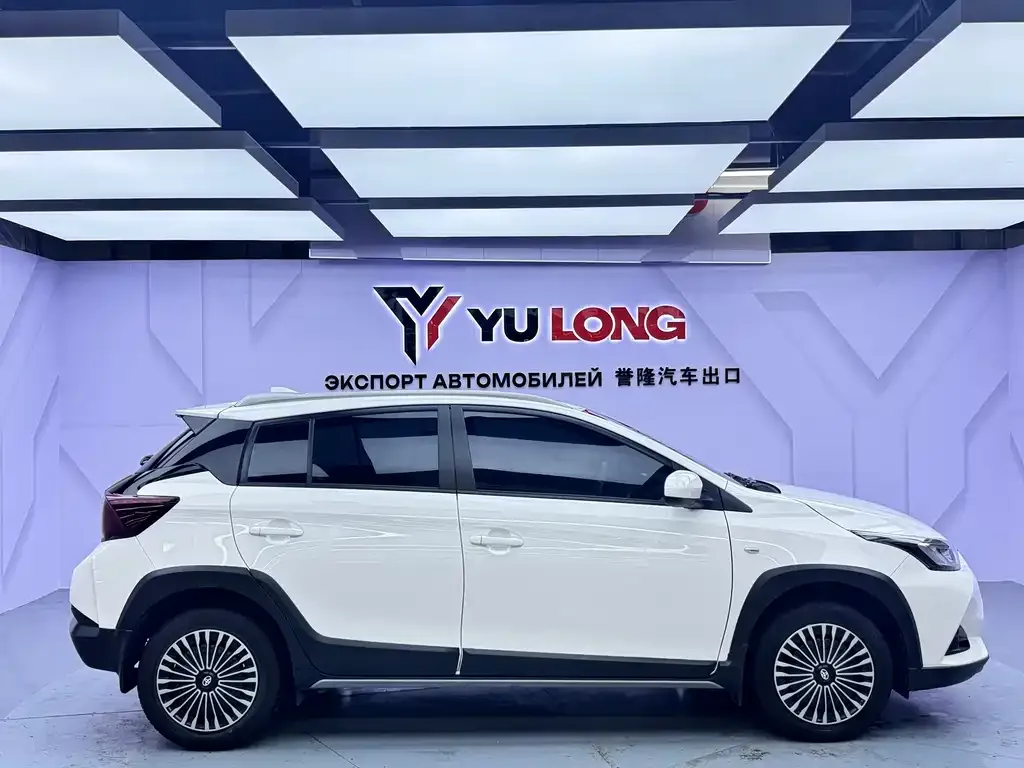 Toyota Yaris L — фото 10