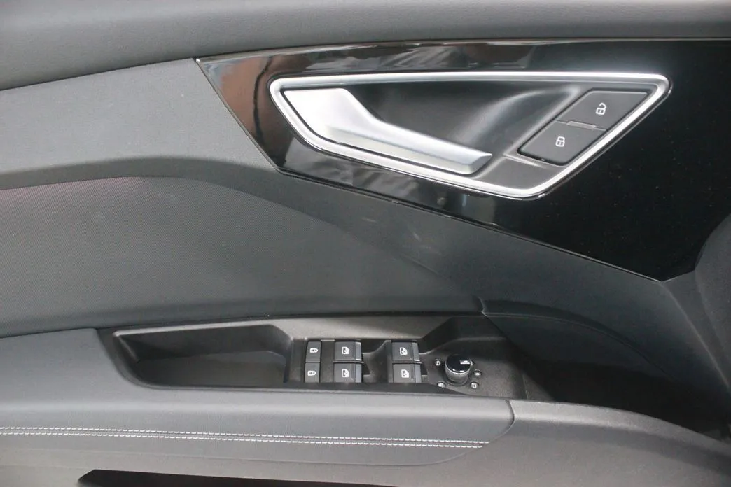 Audi Q4 e-tron 2025 из KR, фото 9