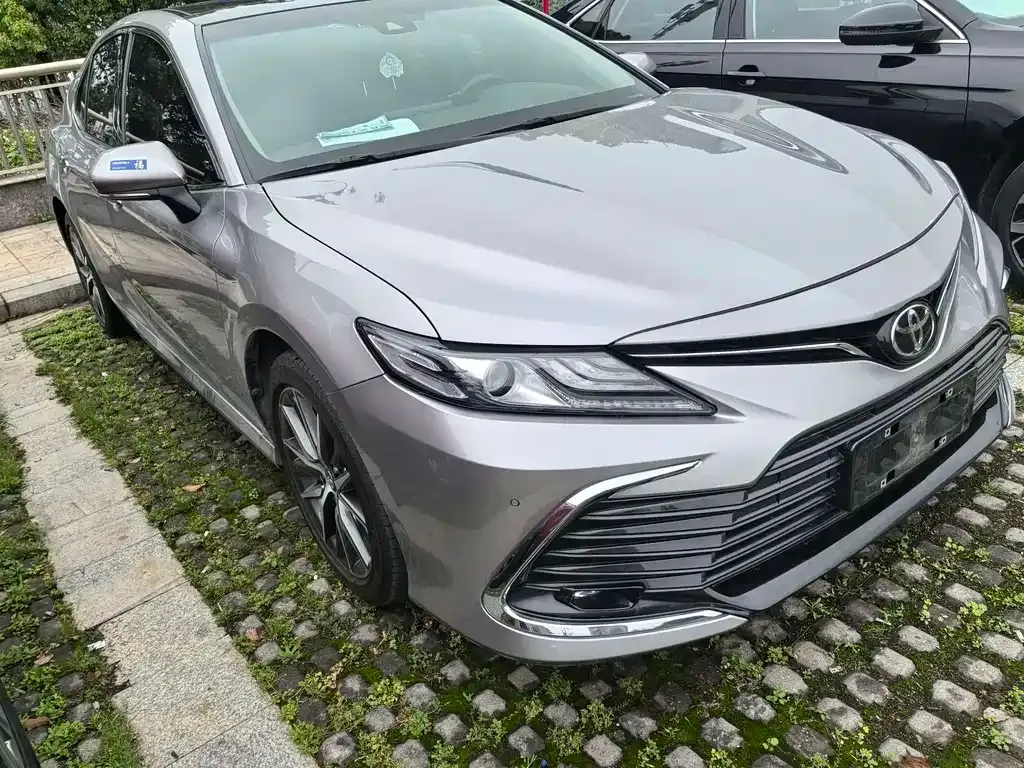 Toyota Camry — фото 8
