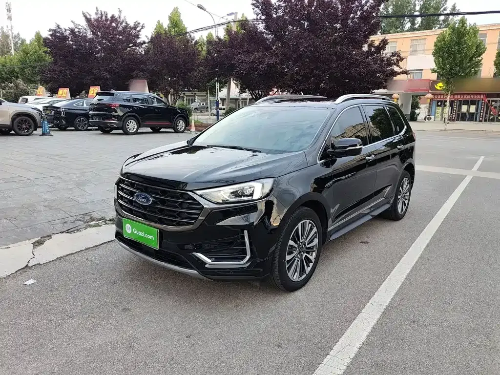 Ford Edge — фото 1