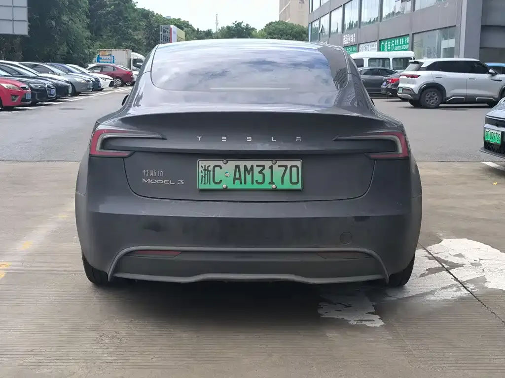 Tesla Model 3 — фото 2