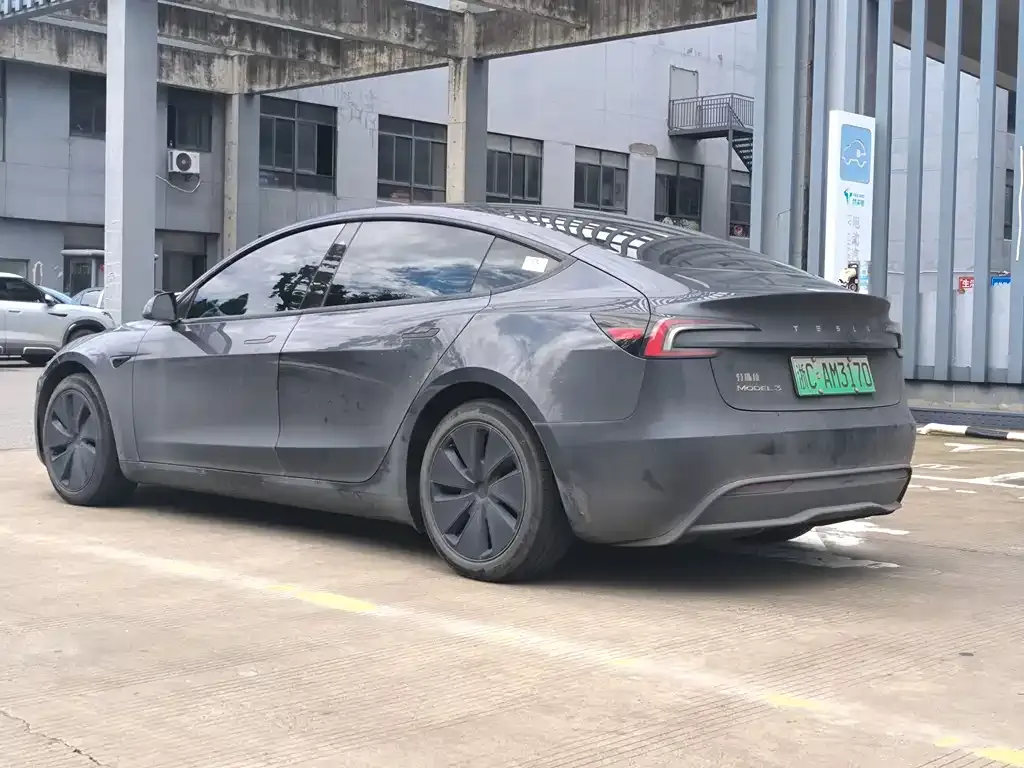 Tesla Model 3 — фото 3