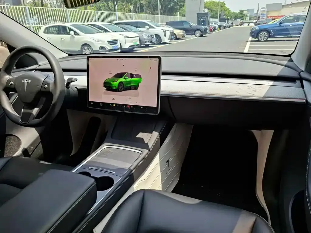 Tesla Model Y — фото 7