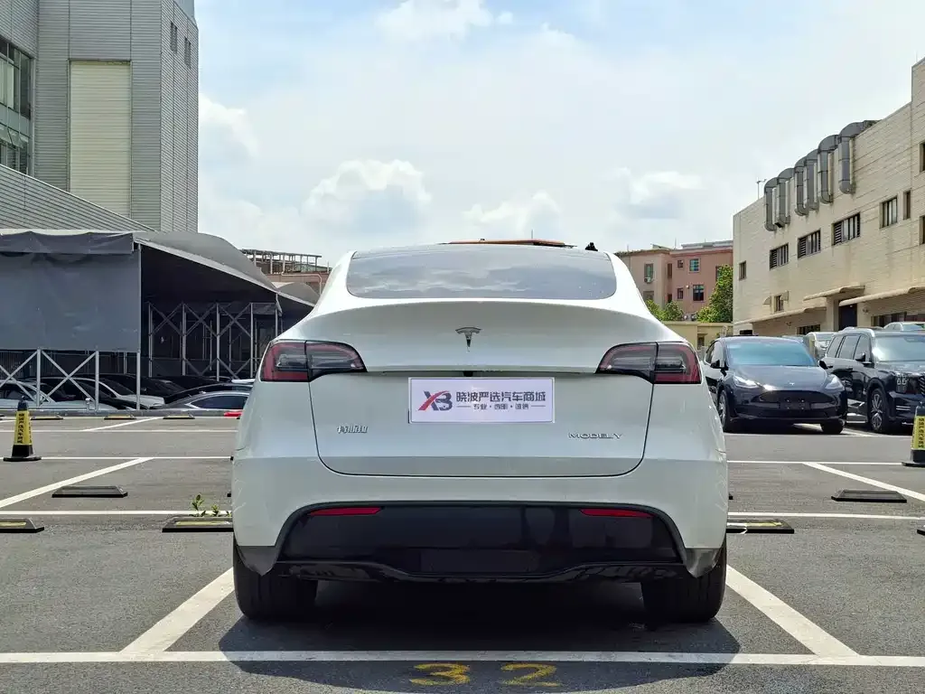 Tesla Model Y — фото 3