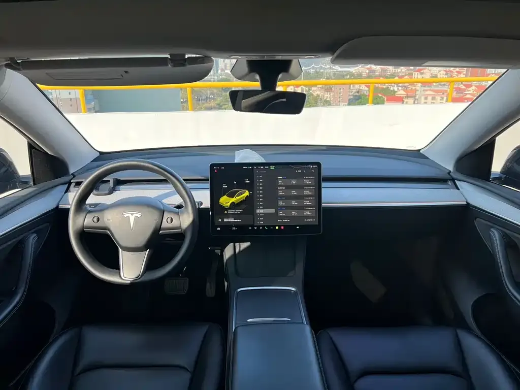 Tesla Model Y — фото 2