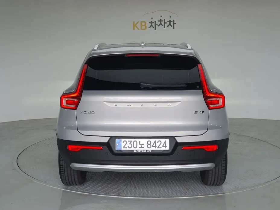 Volvo XC40 — фото 2