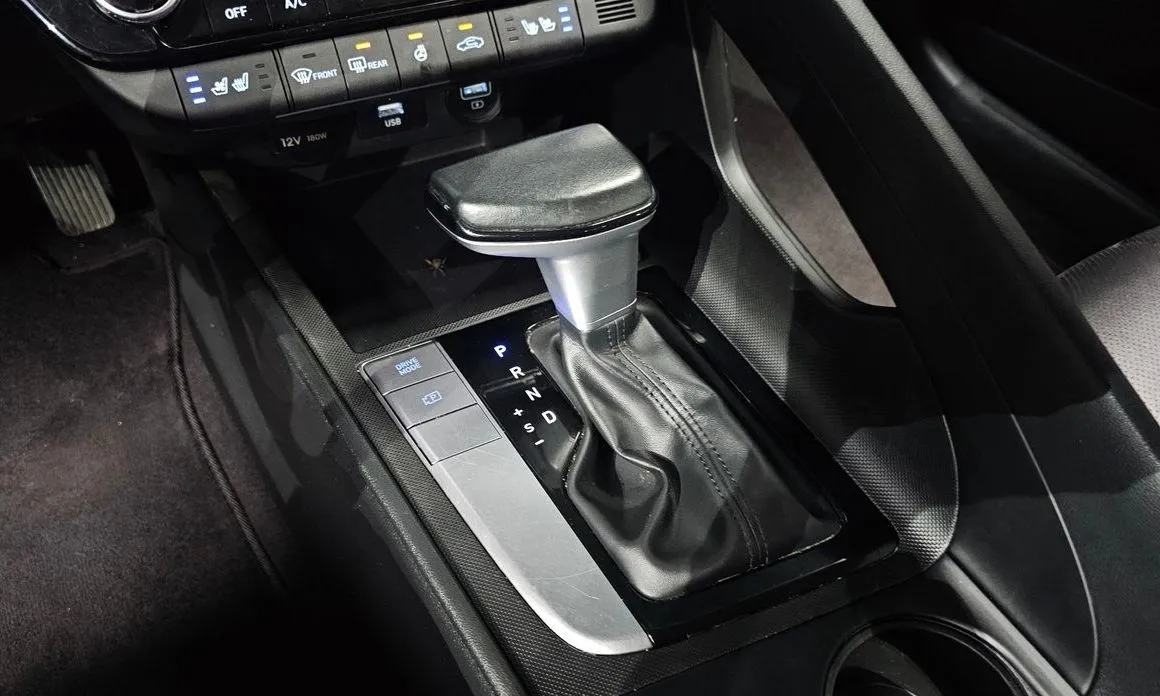 Hyundai AVANTE — фото 8