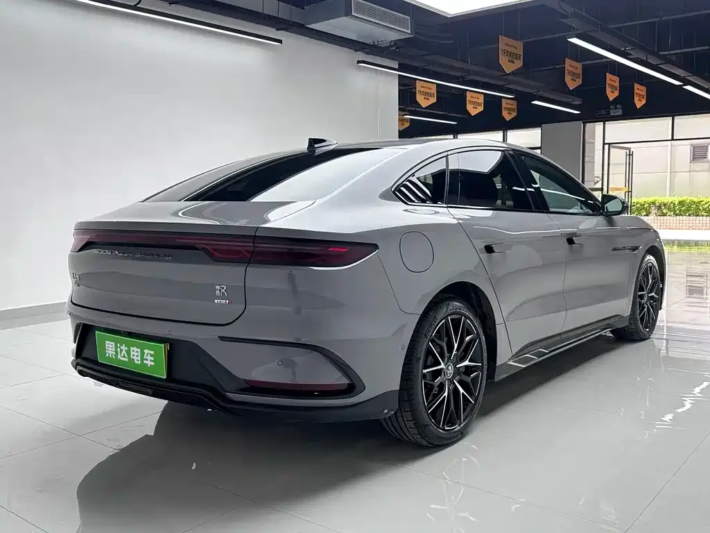 BYD Han — фото 10