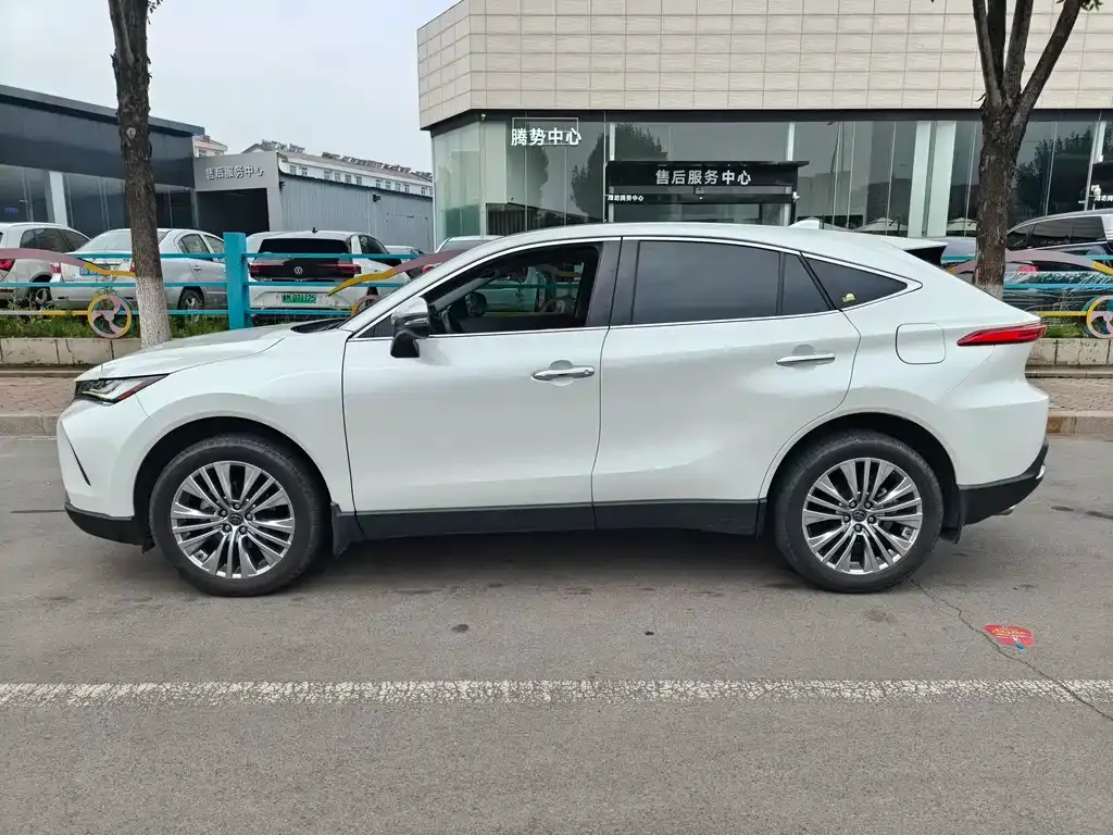 Toyota Harrier — фото 6
