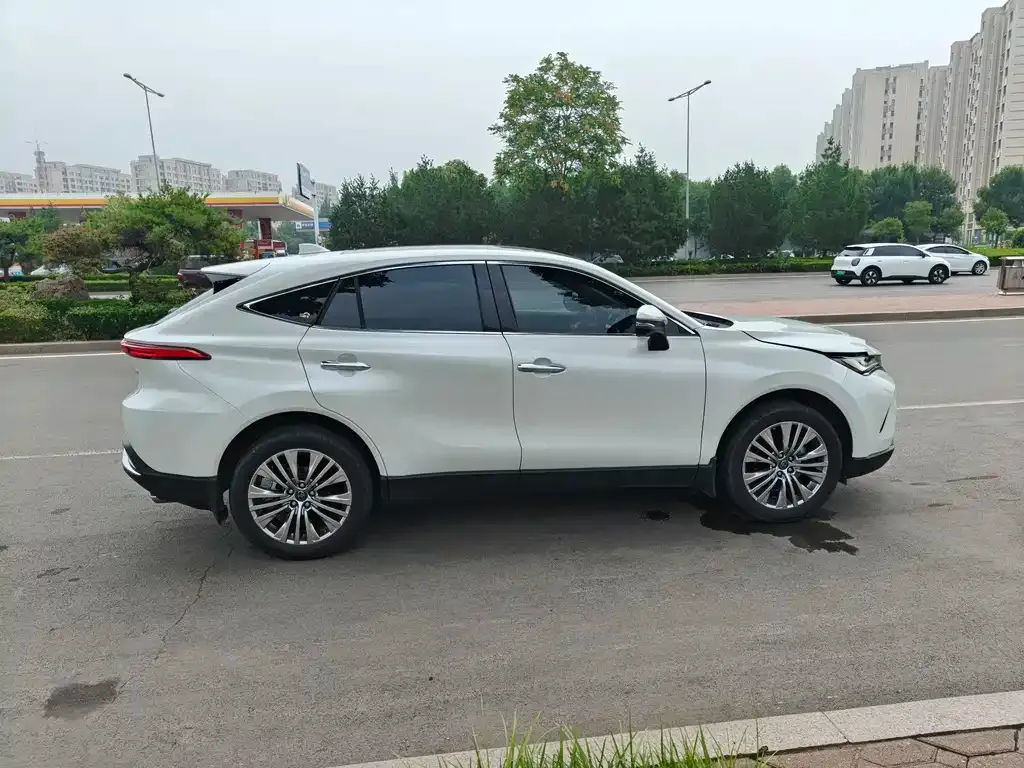 Toyota Harrier — фото 7
