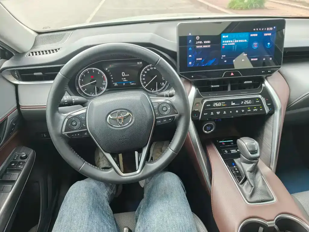 Toyota Harrier — фото 10