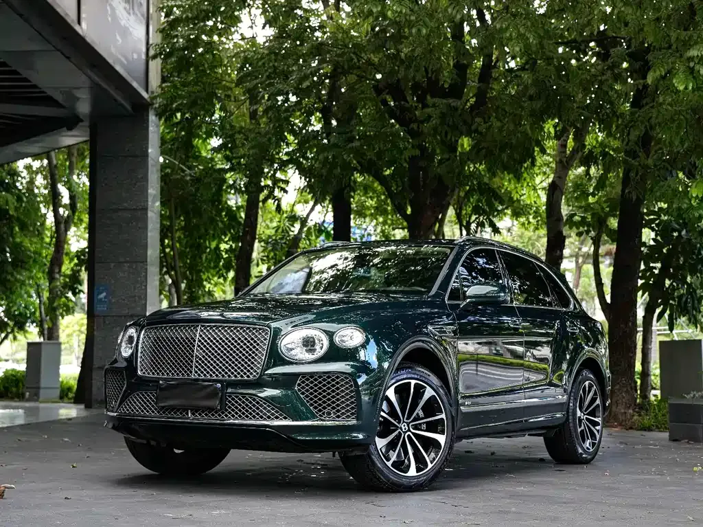 Bentley Bentayga — фото 1