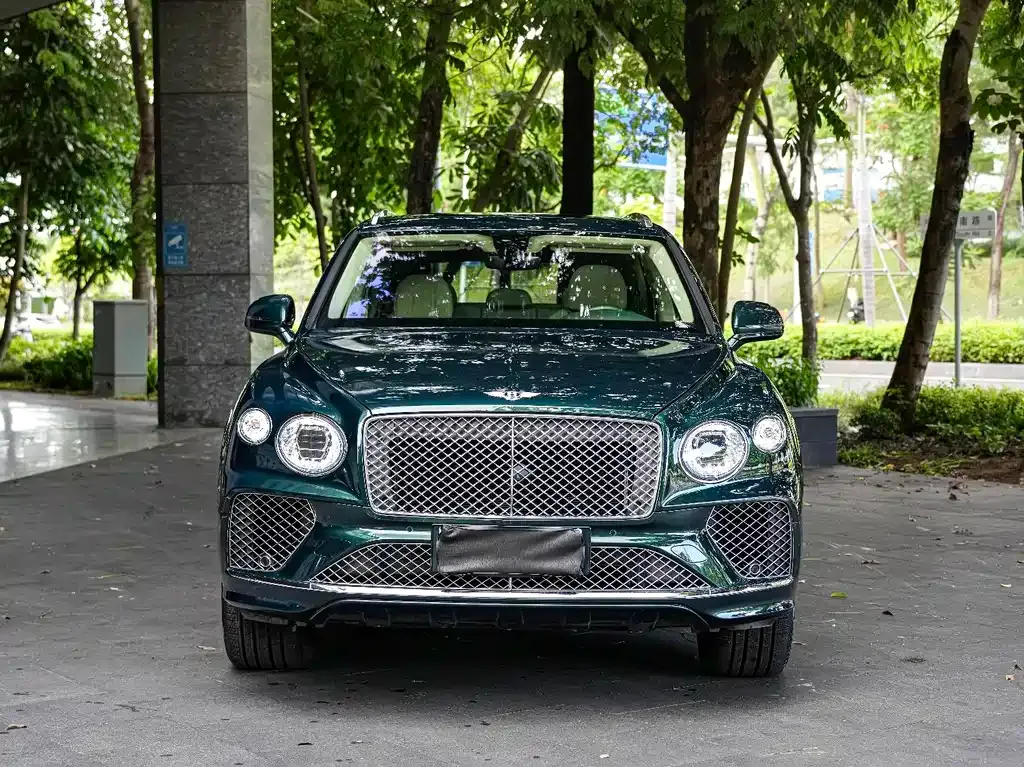 Bentley Bentayga — фото 9