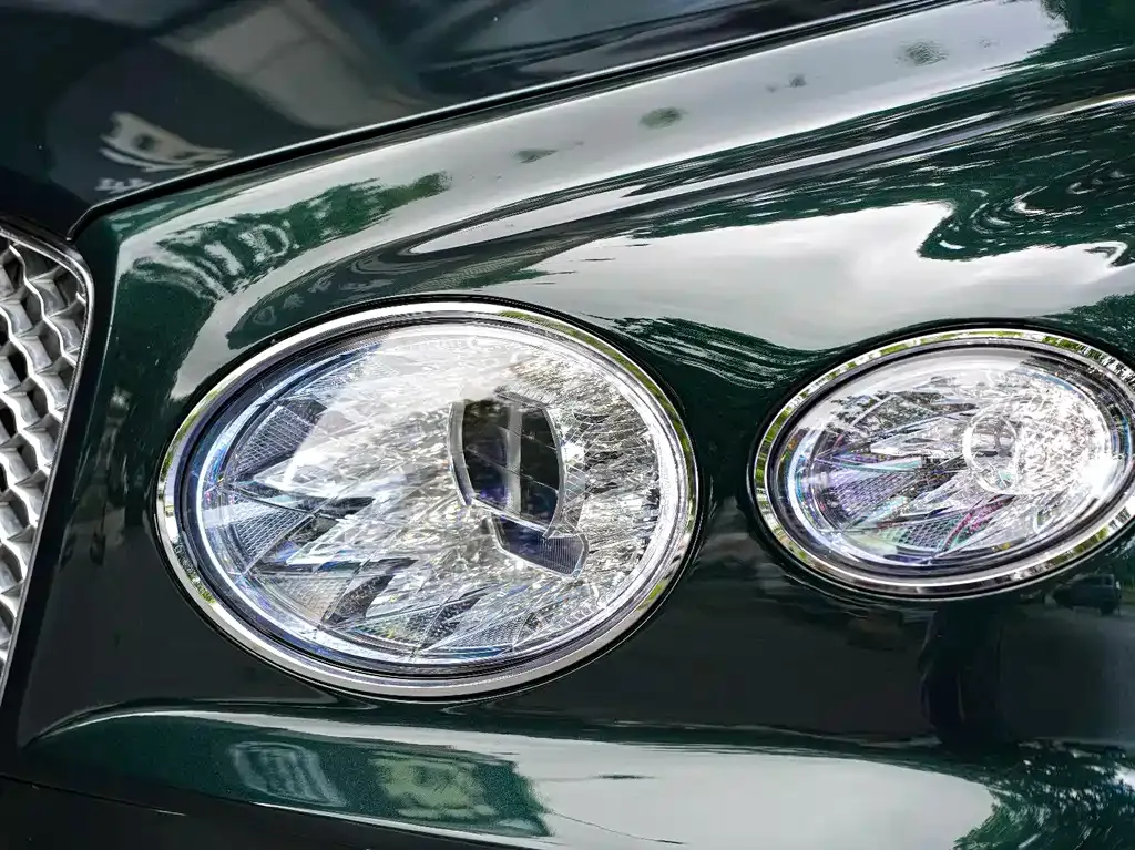 Bentley Bentayga — фото 8