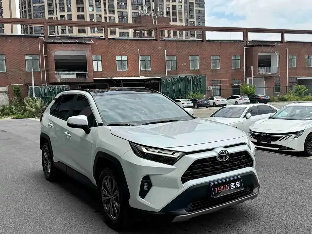 Toyota RAV4 — фото 7