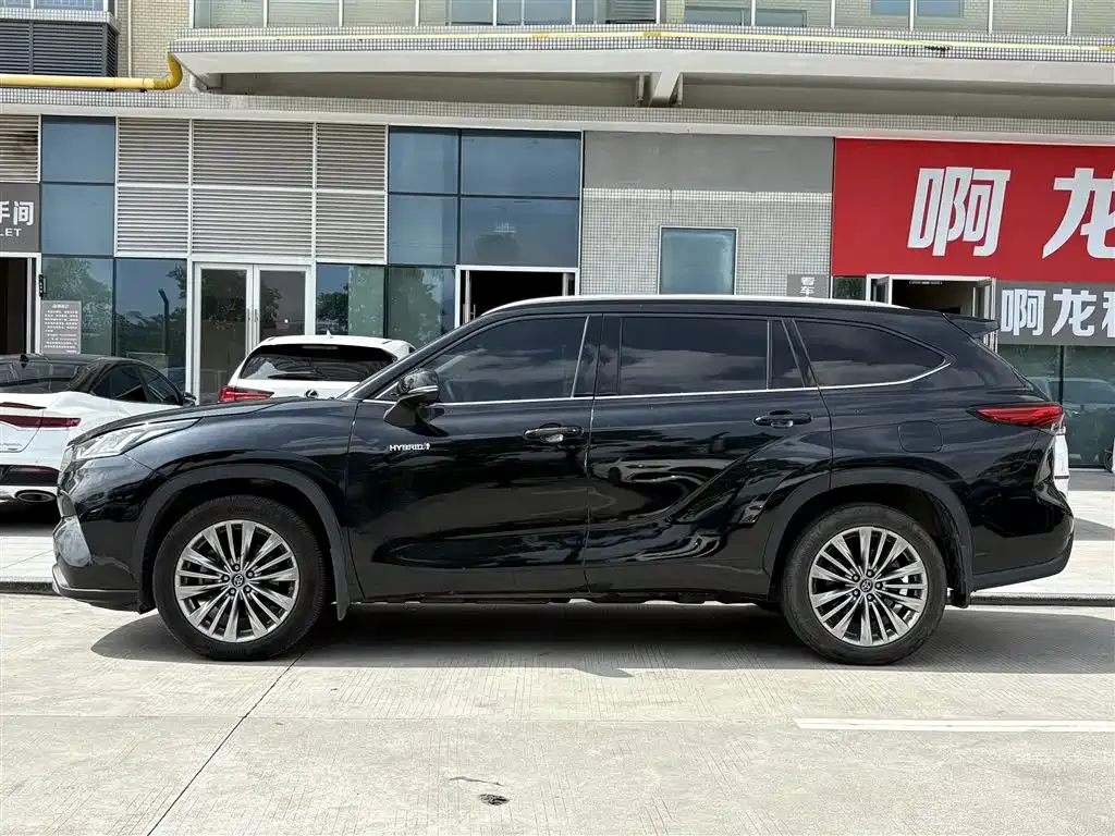 Toyota Highlander — фото 2