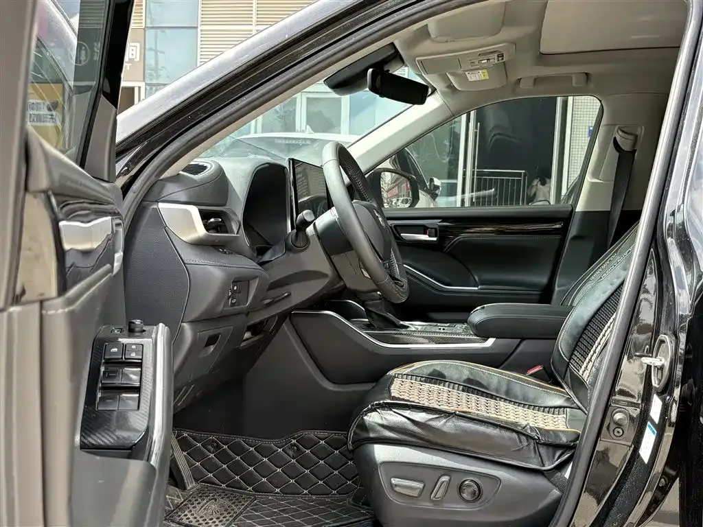 Toyota Highlander — фото 4