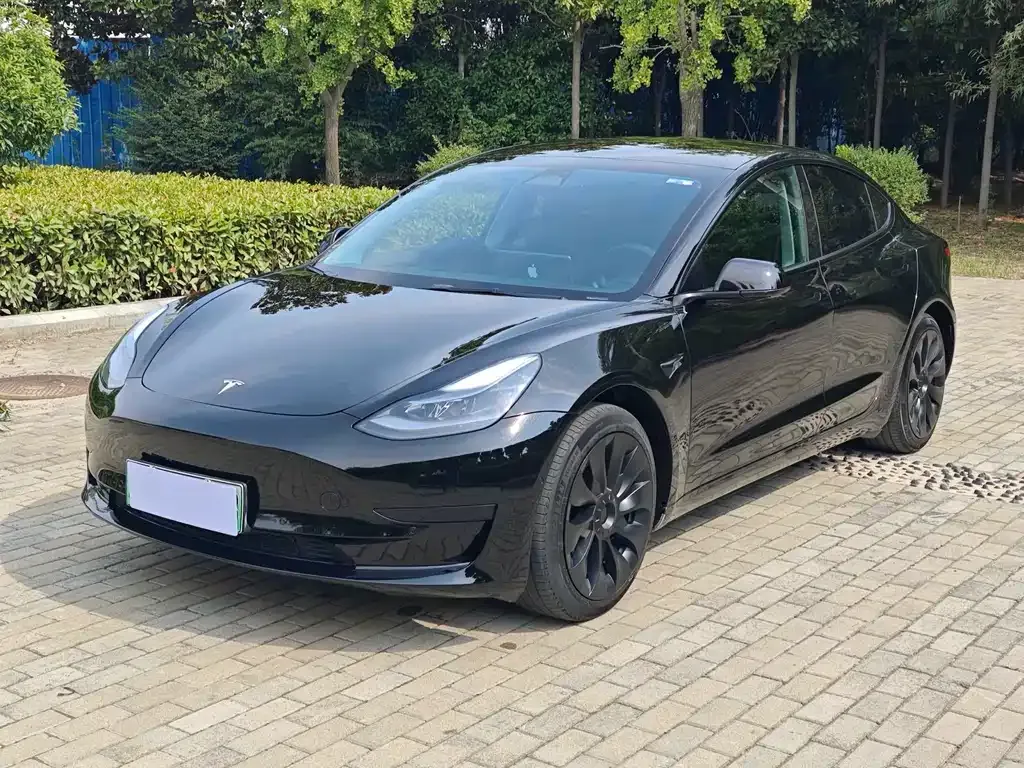 Tesla Model 3 — фото 10