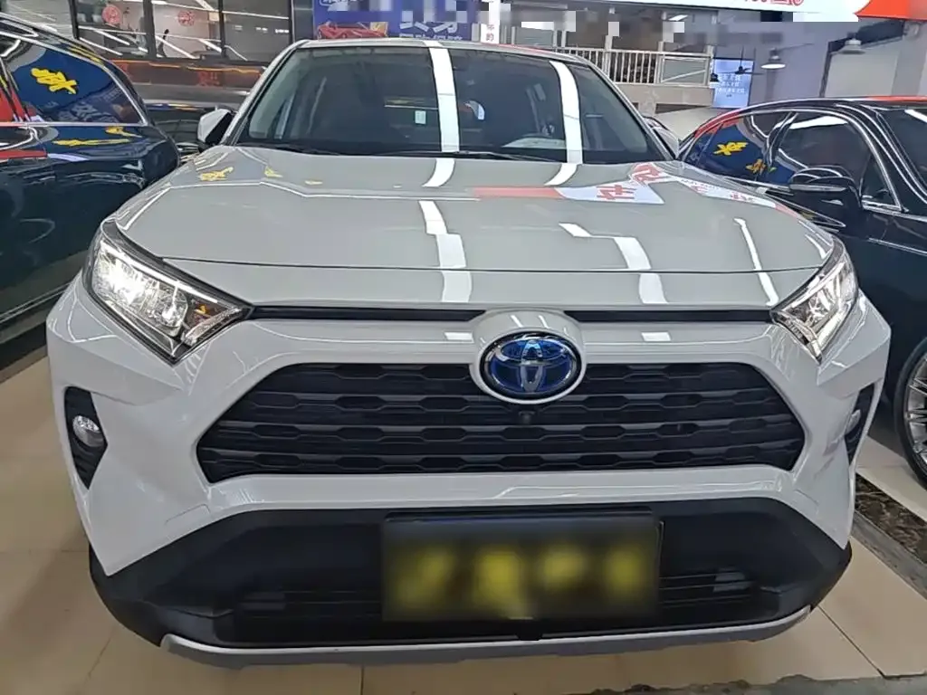 Toyota RAV4 — фото 5