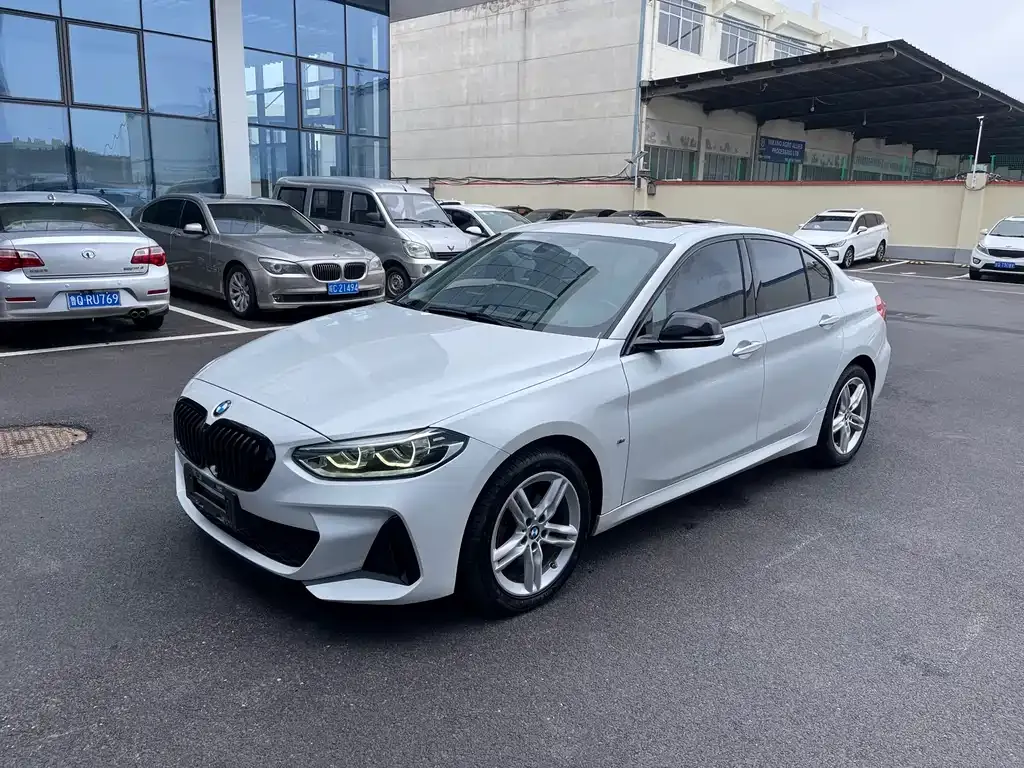 BMW 1 Series — фото 1