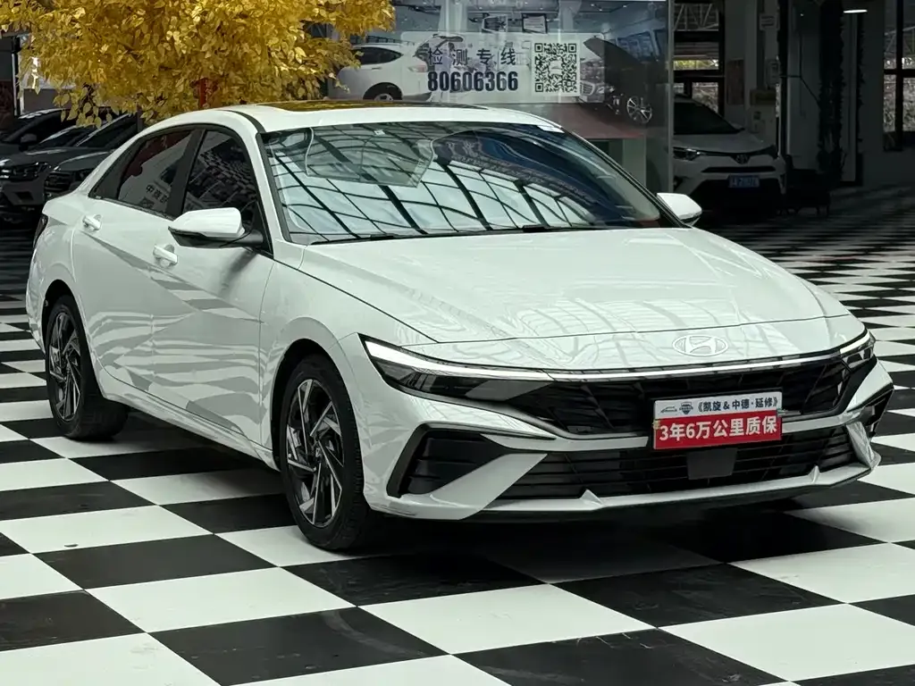 Hyundai Elantra — фото 7
