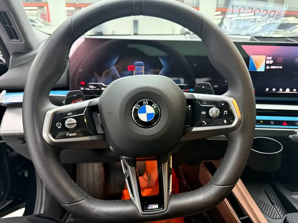 BMW 5 Series — фото 4