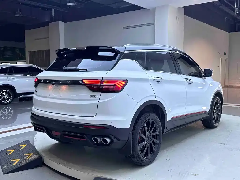Geely Binyue — фото 10