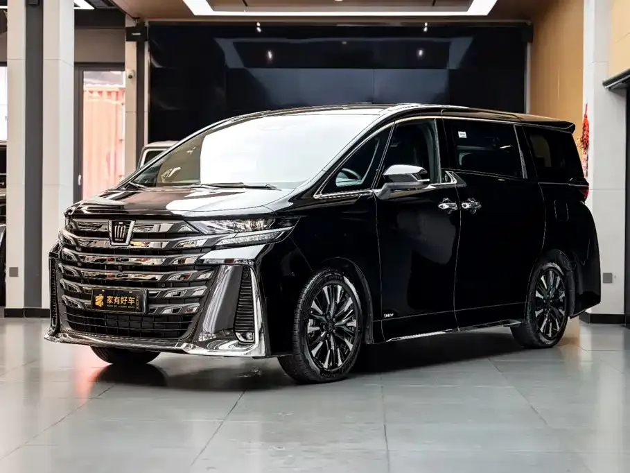 Toyota Vellfire — фото 1