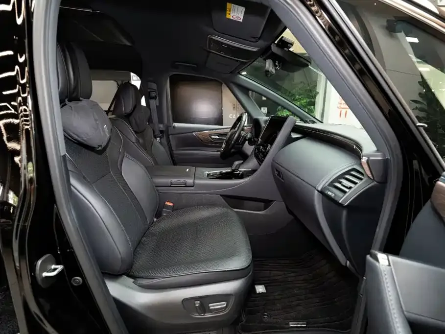 Toyota Vellfire — фото 10