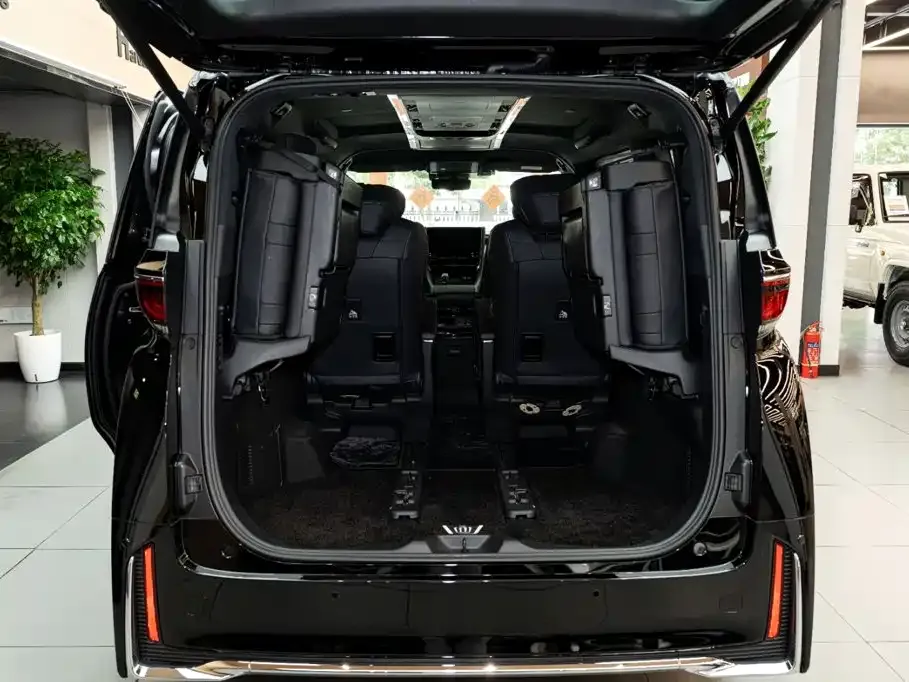 Toyota Vellfire — фото 7