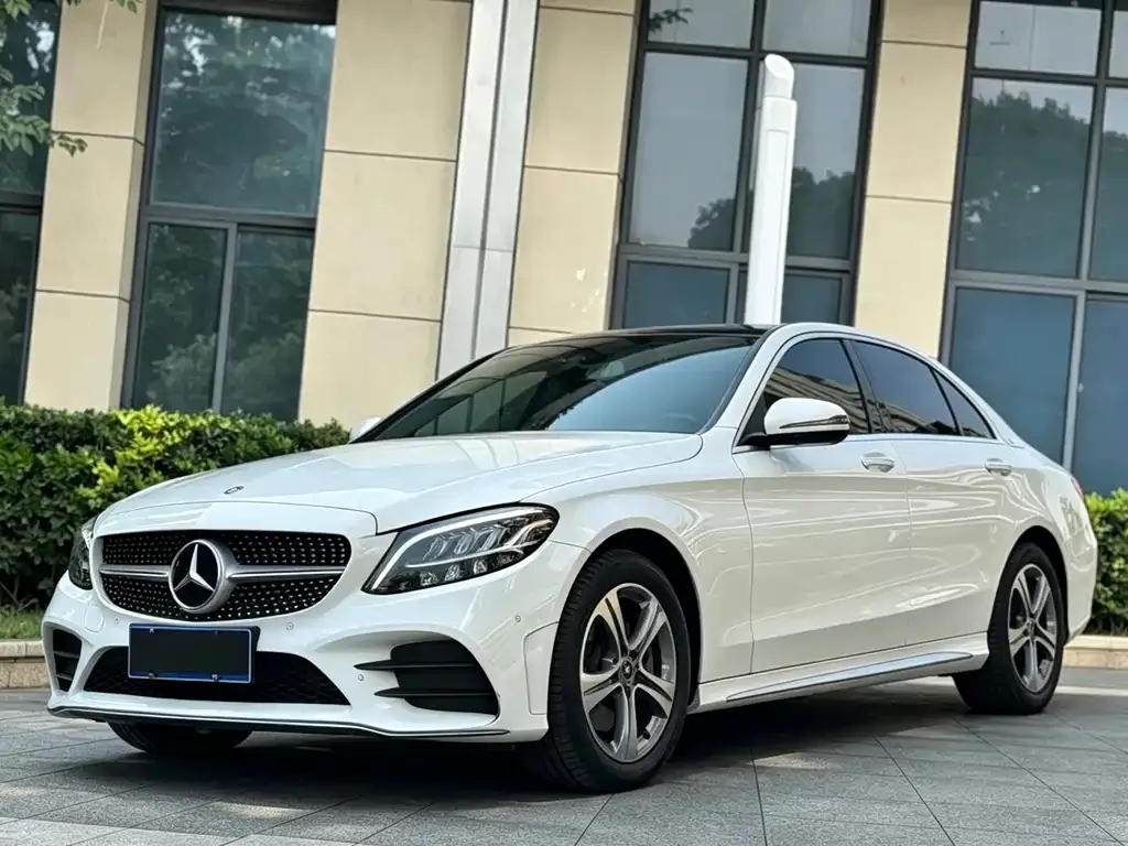 Mercedes-Benz C-Class — фото 1