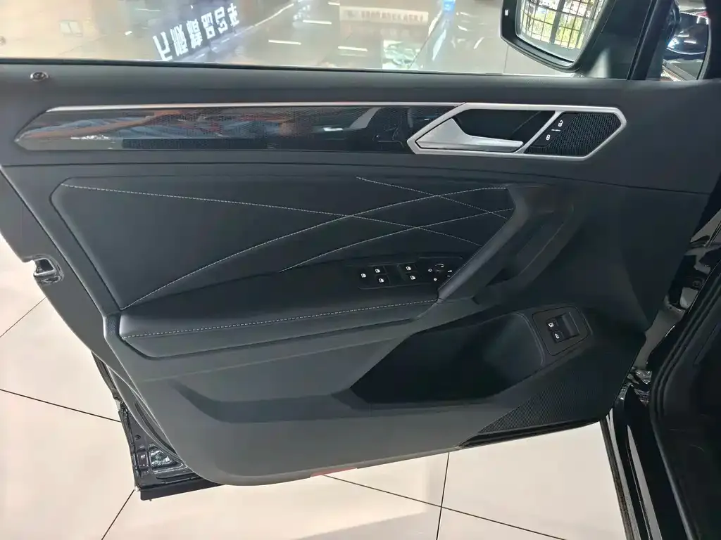 Volkswagen 途观L插电混动 — фото 4