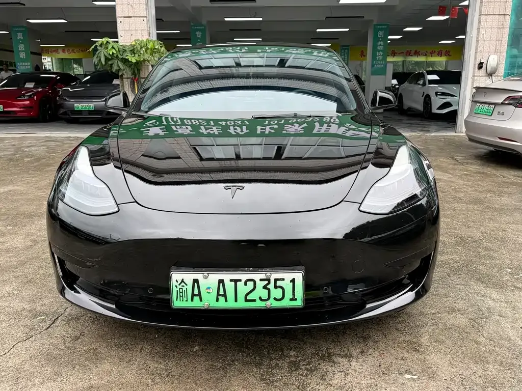 Tesla Model 3 — фото 1