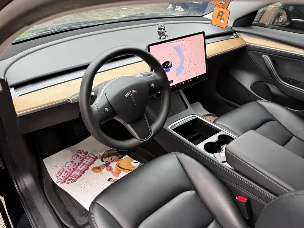Tesla Model 3 — фото 3