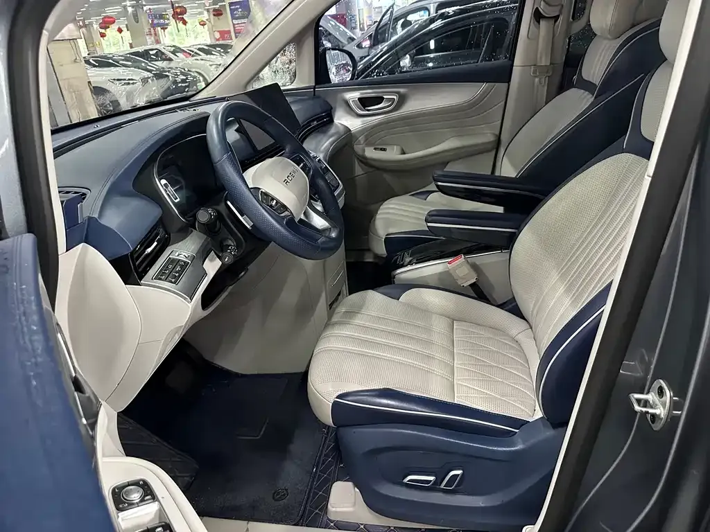Roewe iMAX8 — фото 4