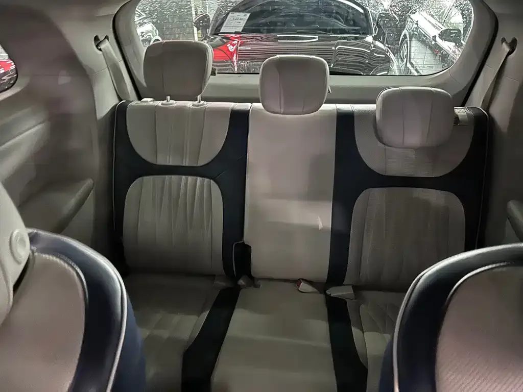 Roewe iMAX8 — фото 2