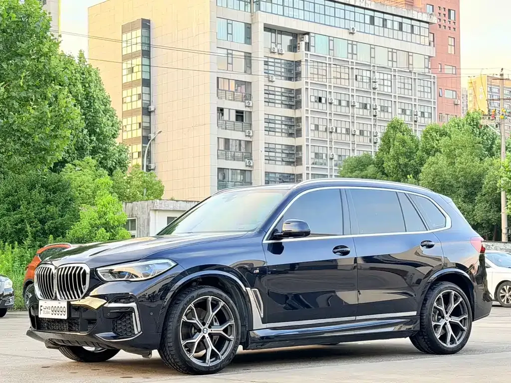 BMW X5 — фото 1