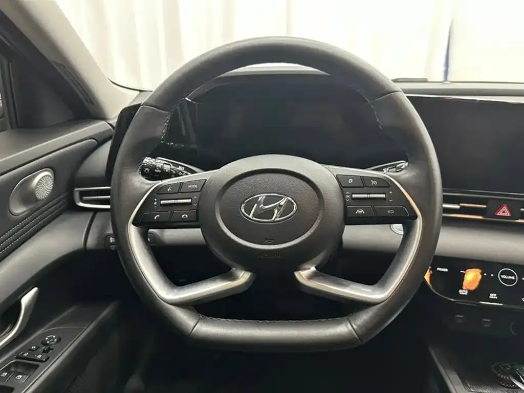 Hyundai Elantra — фото 8