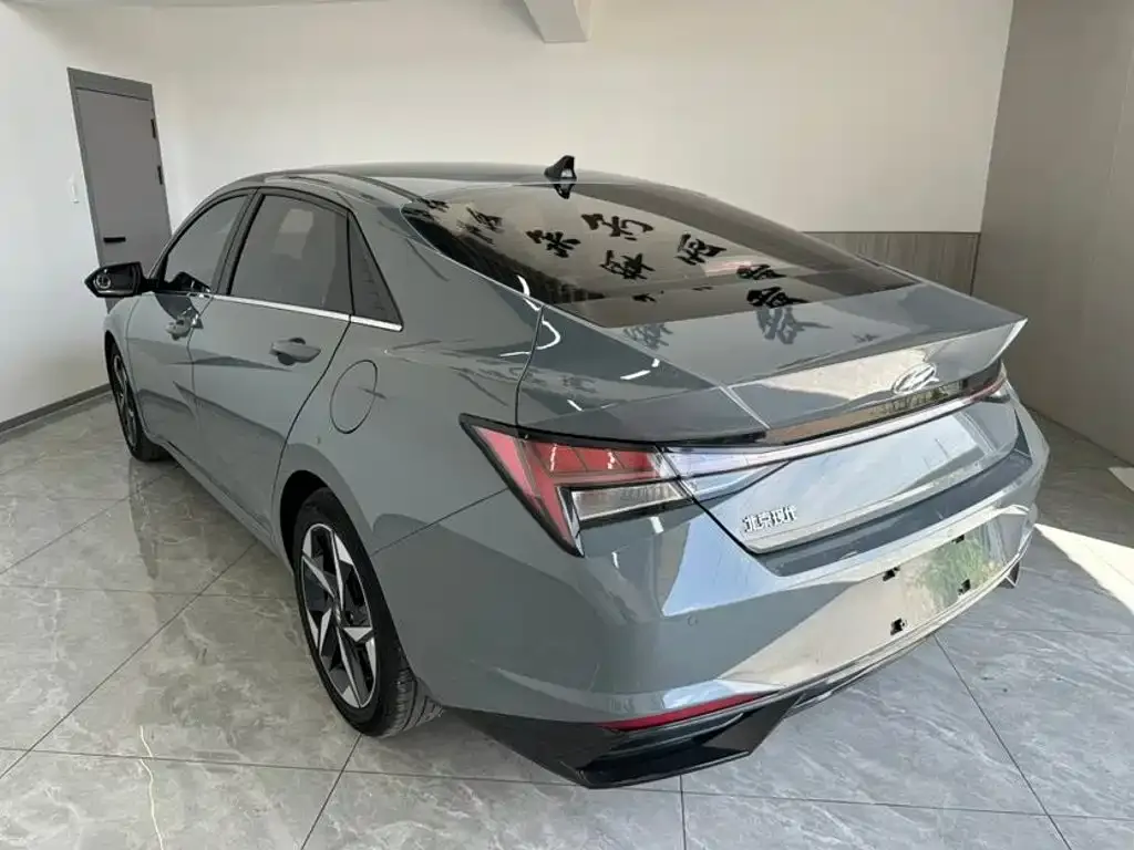 Hyundai Elantra — фото 9