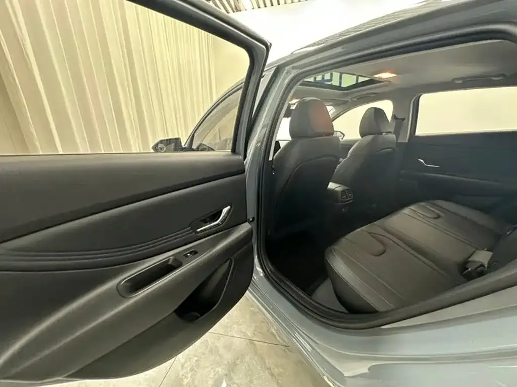 Hyundai Elantra — фото 4