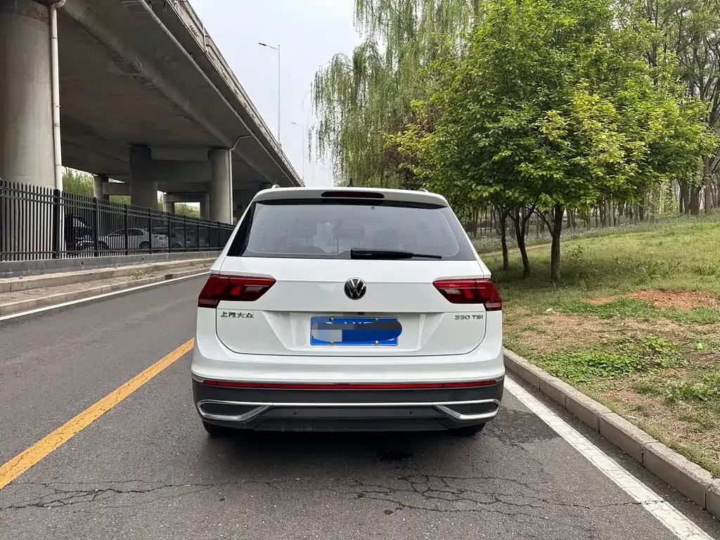 Volkswagen Tiguan L — фото 6