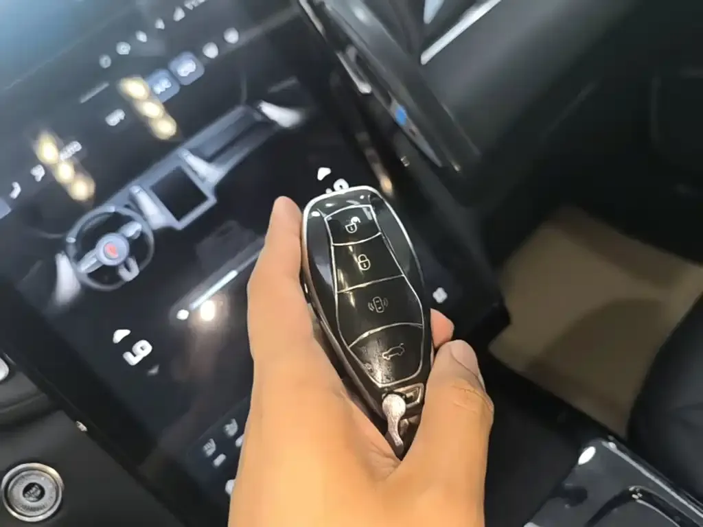 Hongqi HS3 PHEV 2025 из CN, фото 2
