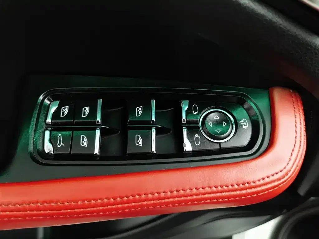 Porsche Macan 2021 из CN, фото 7