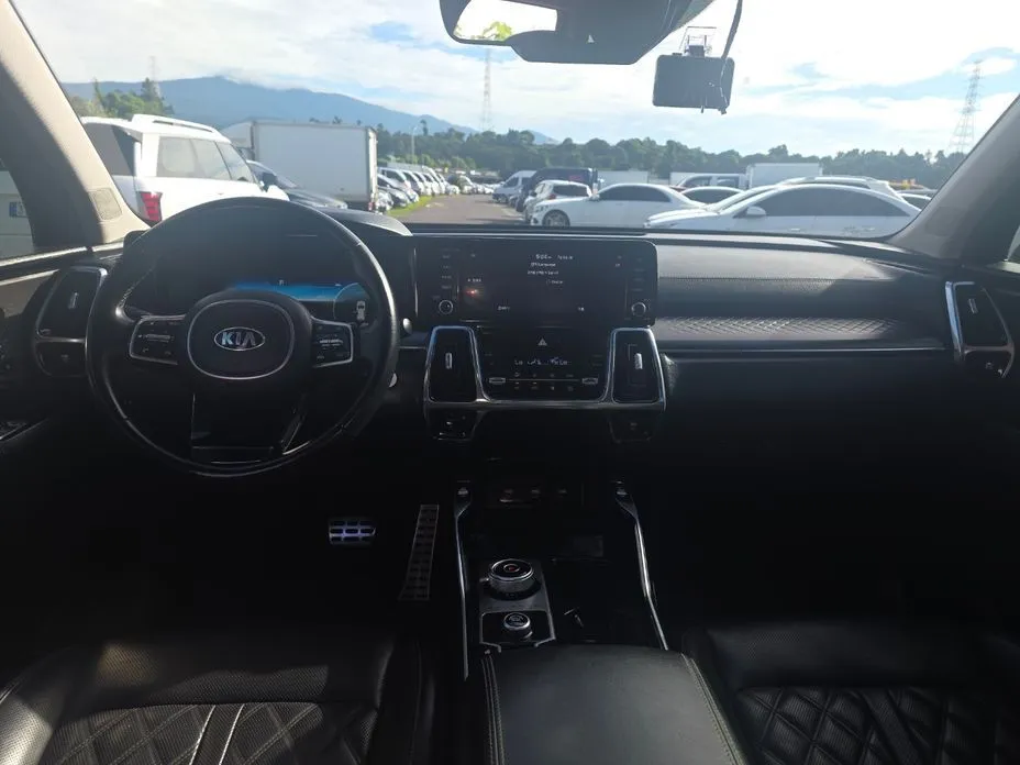 Kia Sorento — фото 8