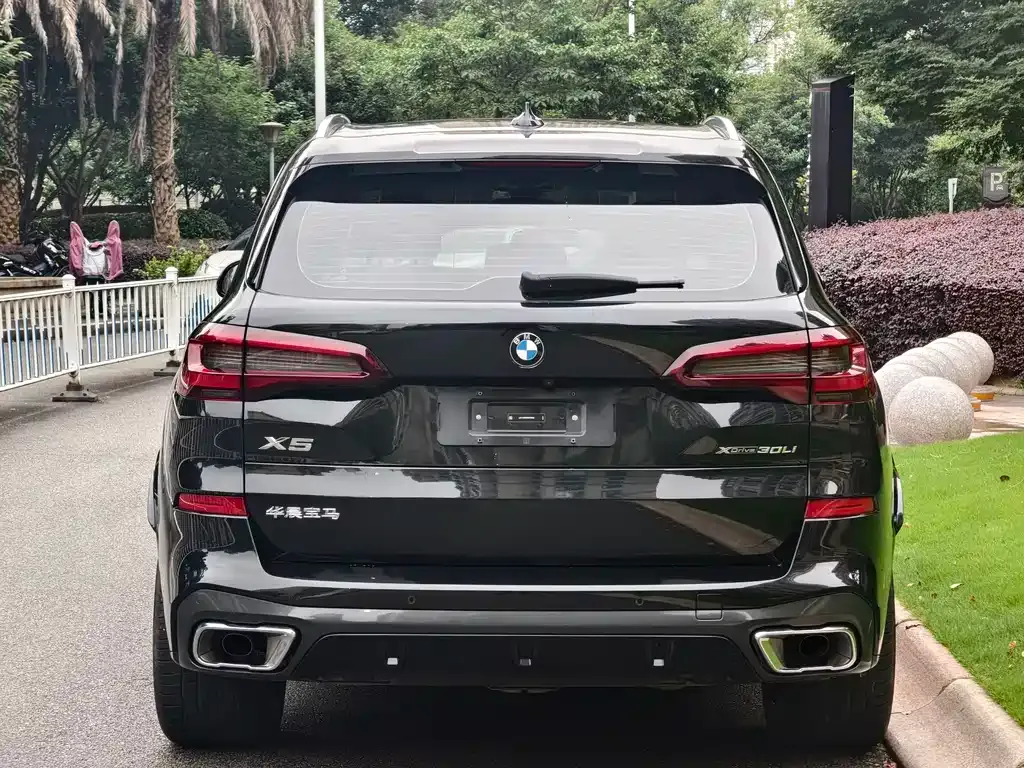 BMW X5 — фото 10
