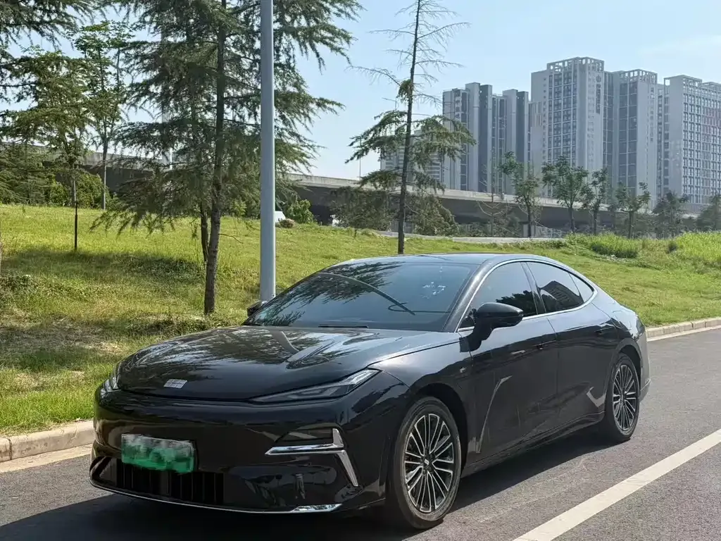 Geely Galaxy Xingyao 8